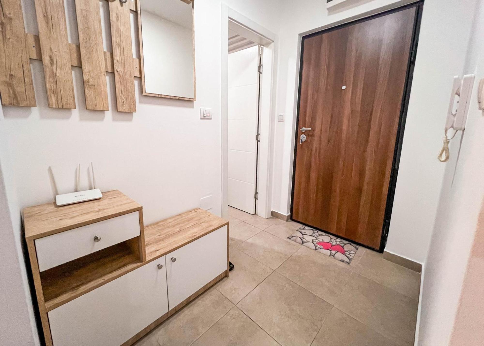 Apartman Royal 2 Добой Экстерьер фото