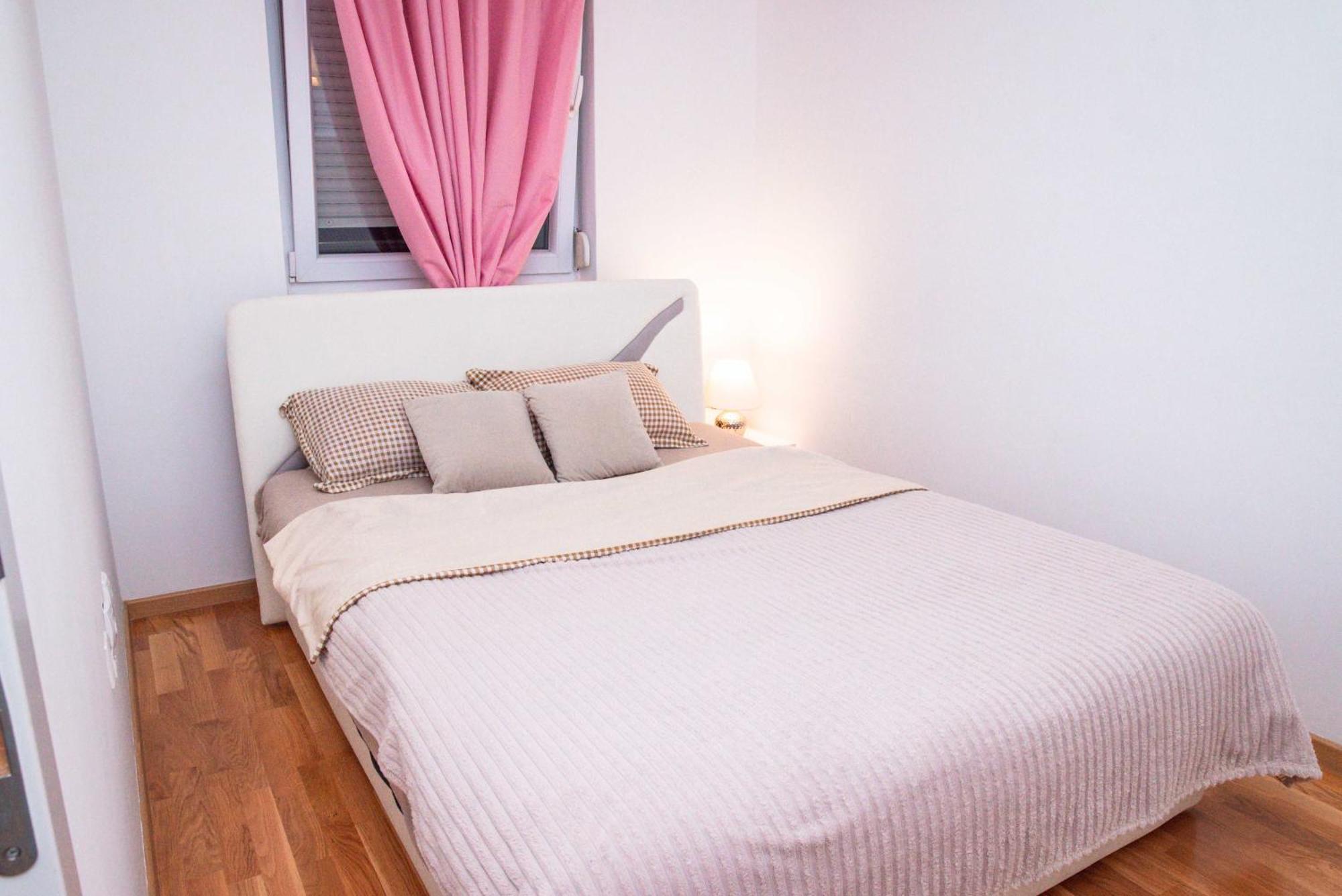 Apartman Royal 2 Добой Экстерьер фото